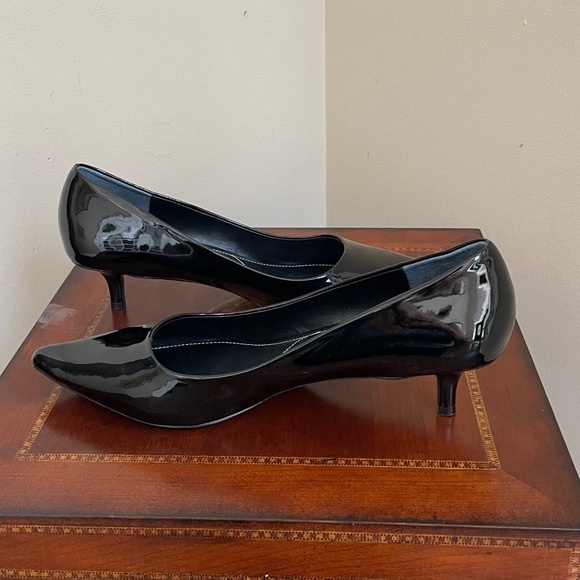 Charles David BL Patent Kitten Heel Pumps - Picture 1 of 8